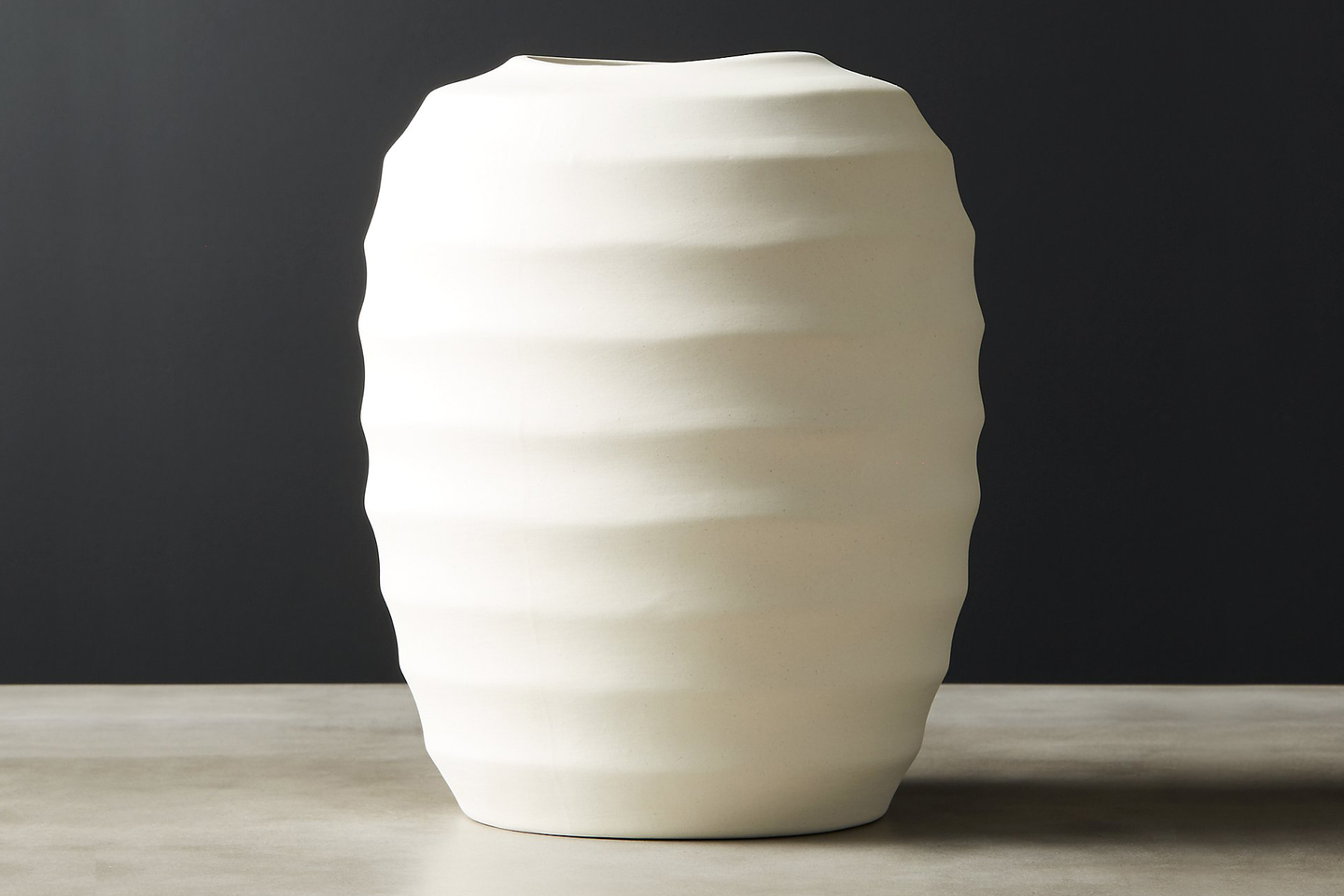 847_CamdenVase_Front-Setting